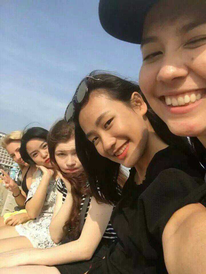 女儿美国读高中花掉110万，单亲妈妈发起募捐：求捐200万上大学